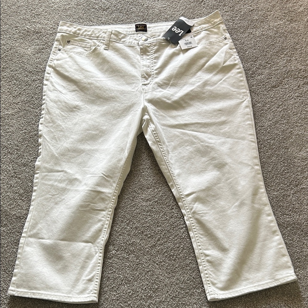 Lee Women’s Cream Relaxed Jeans
